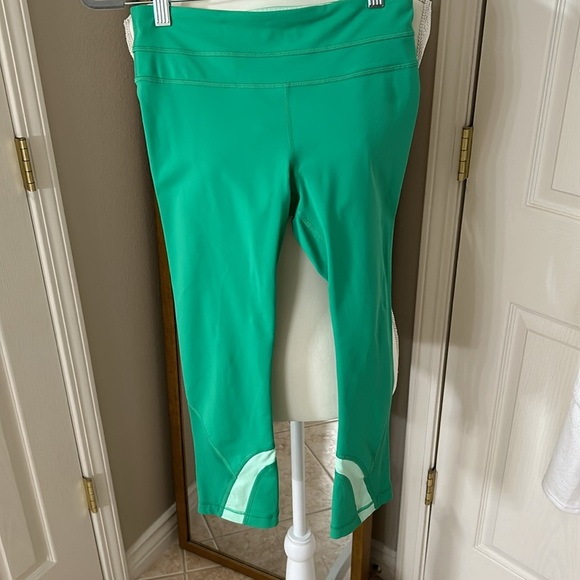 Lululemon Cropped Legging - Picture 8 of 11